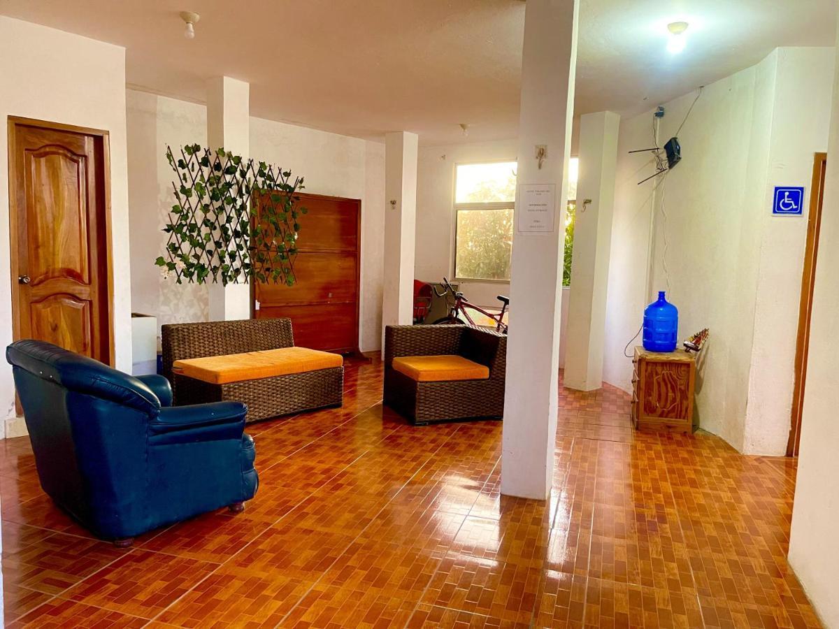 Hostal Vista Al Mar Hotel Пуерто Бакерисо Морено Екстериор снимка